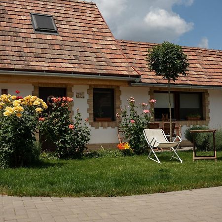 Zsófi Vendégház Szekszárd Exterior foto